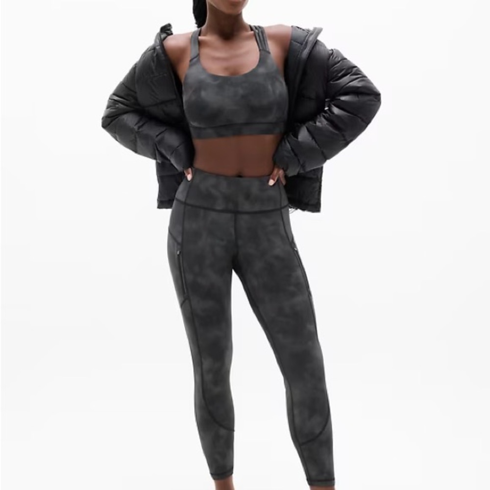 Athleta Rainer Camo Reflective Leggings with Pockets NWT, Medium
